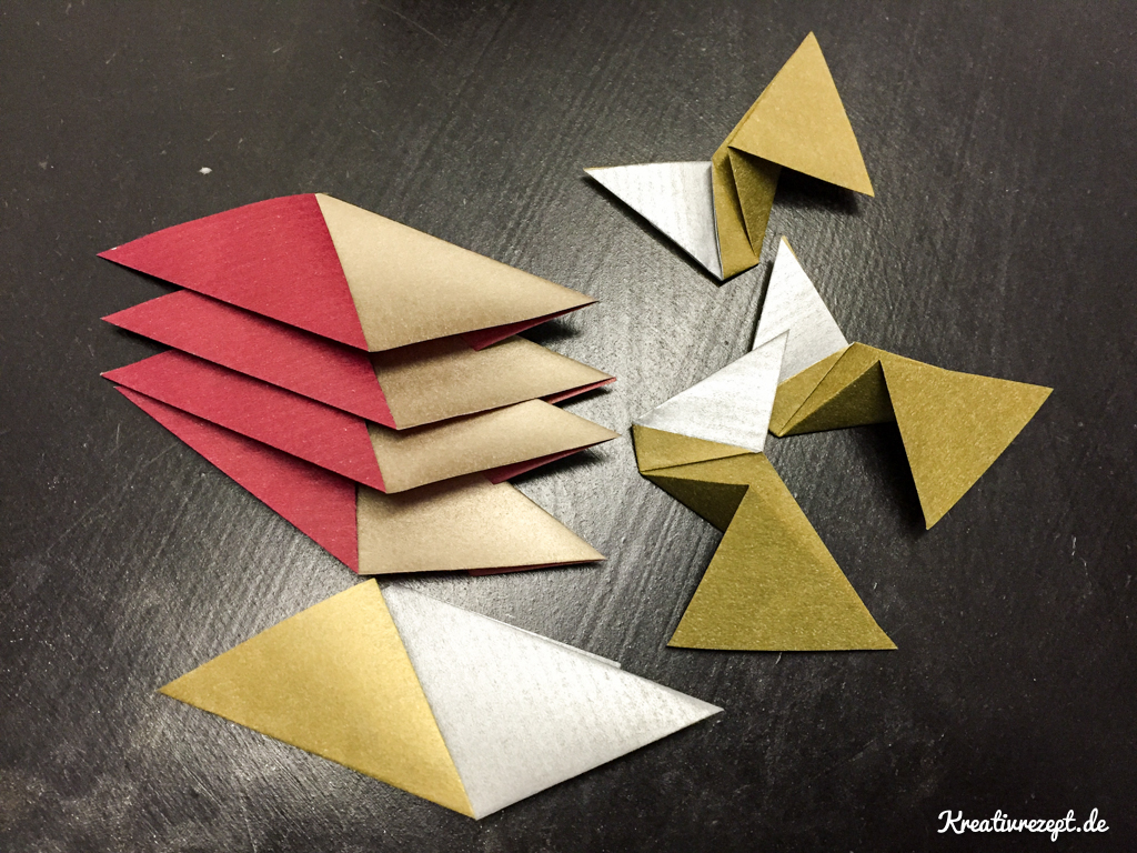 Einzelteile eines Origami-Sterns